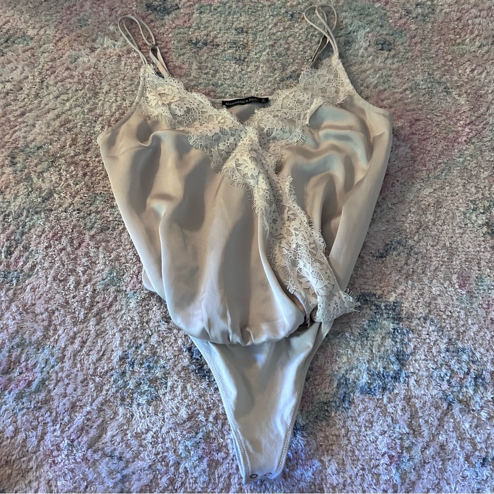Abercrombie & Fitch cream lace body suit size S